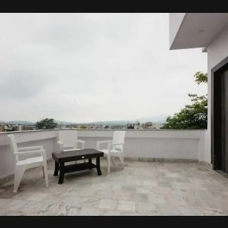 Oyo Hotel Raas Near Nawada Metro Station